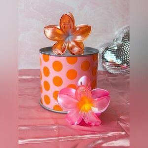 NWOT SET OF 2 EMI JAY hibiscus flower clips